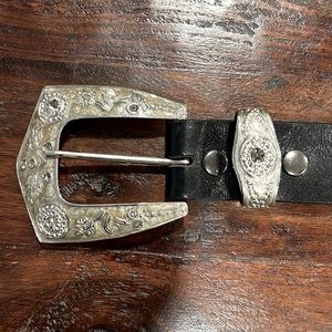 Tobacco Road women’s beautiful Italian leather belt with Swarovski® Crystals